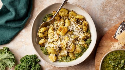 Grünkohl-Pesto mit Gnocchi