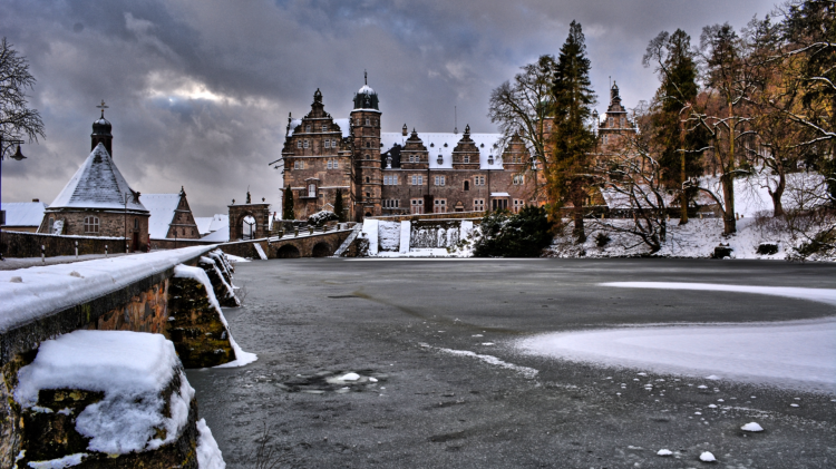 Adventsmarkt auf Schloss Hämelschenburg, © Touristikzentrum Westliches Weserbergland, Rolf Sander