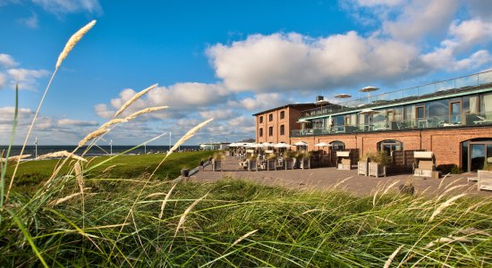 Außenansicht des Hotels, © Hotel Seesteg Norderney