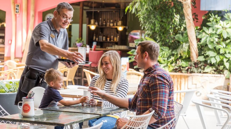 Familie im Restaurant, © Center Parcs