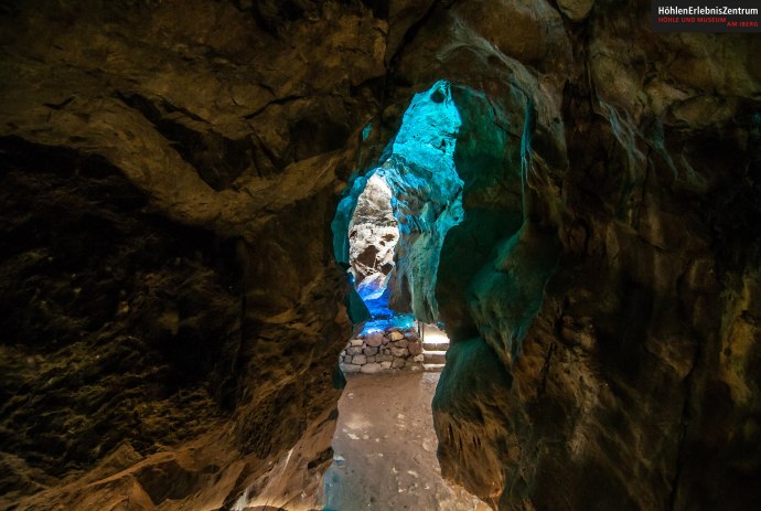 Tropfsteinhöhle: Blick Wasserfall Richtung Brückmannsaal, © HEZ/ Günther Jentsch