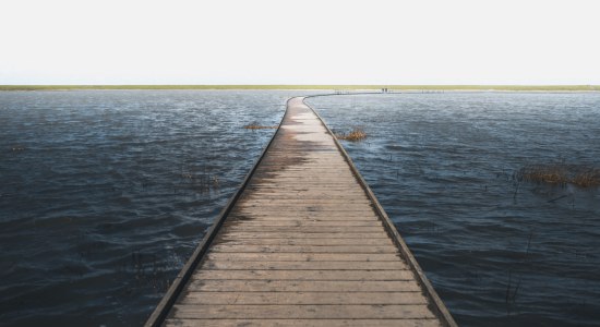 Holzsteg im Wasser an der Nordsee bei Butjadingen, © Tourismus-Service Butjadingen/Alexander Kaßner