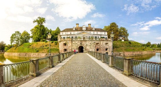 Schloss Bad Pyrmont, © Fotolia / pure-life-pictures