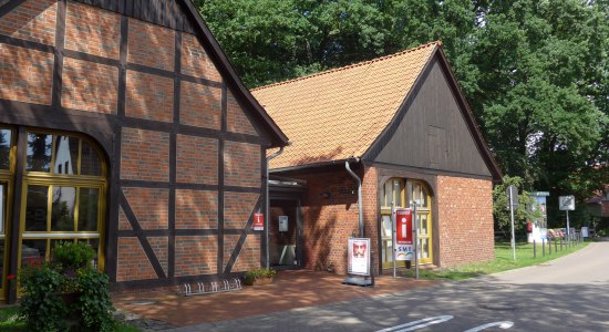 Tourist-Information Steinhude Außenansicht, © TMN