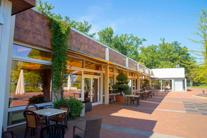 Außenansicht der Wandelhalle in Bad Zwischenahn, © Bad Zwischenahner Touristik GmbH / Martin Stöver