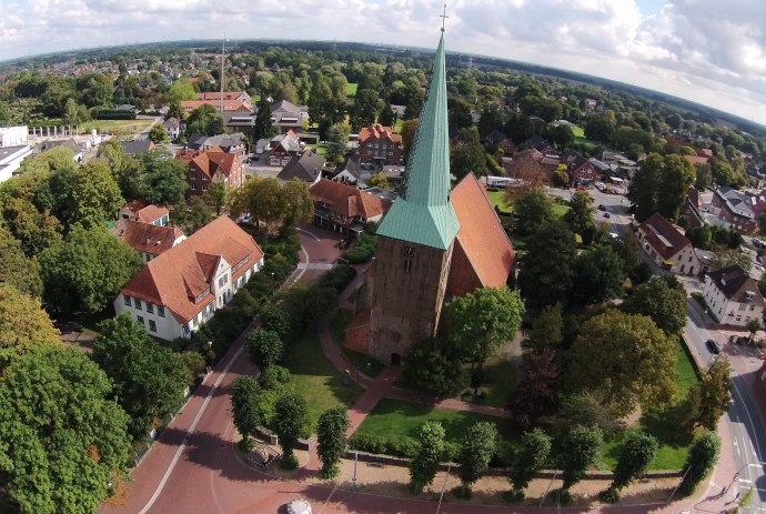 kirche-st-cyprian-und-cornelius, © Gemeinde Ganderkesee/Thorsten von Rethorn