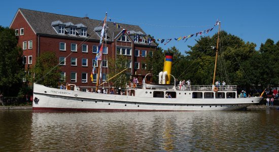 Schiff vor dem Amtsgericht, © Fachdienst 4.81/ Silvia Densow