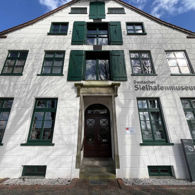 Museumsgebäude Groot Hus Hafenseite, © Deutschese Sielhafenmuseum Carolinensiel