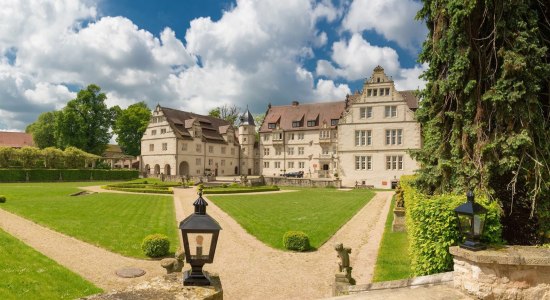 Außenansicht des Schlosses, © Schlosshotel Münchhausen