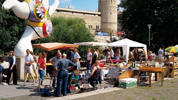 Ältester Flohmarkt in Hannovers Altstadt am Hohen Ufer, © Hannover Marketing &amp; Tourismus GmbH