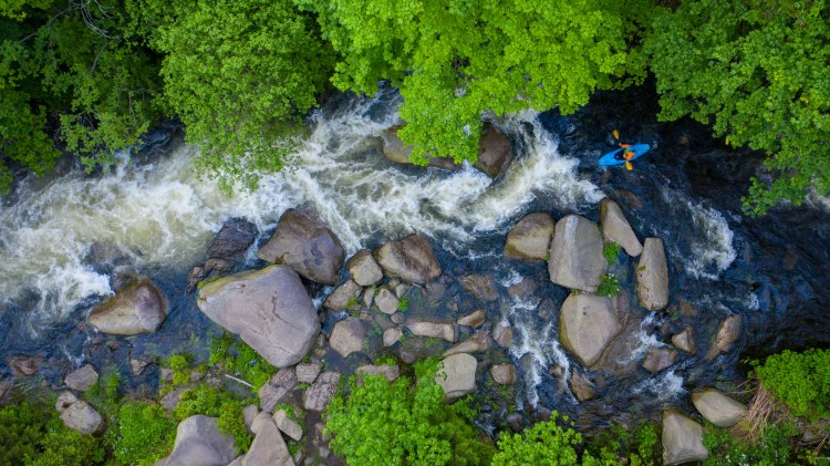 Wildwasserkajak auf der Oker im Harz , © TMN/Michael Neumann 