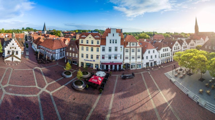 Panoramafoto vom Marktplatz in Lingen, © Lingen Wirtschaft + Tourismus GmbH/ Simon Clemens &amp; Matthias Horn