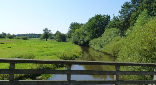 Die Ostebrücke in Ober-Ochtenhausen im Sommer, © TouROW / Udo Fischer