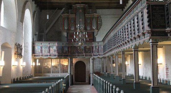 Innenraum der St. Bartholomäuskirche, © Brake Tourismus und Marketing e.V / Inola Hofrichter