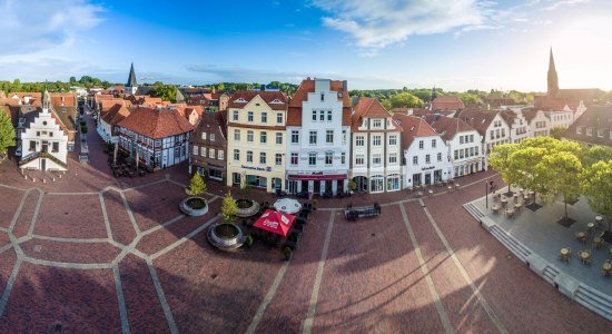 Panoramafoto vom Marktplatz in Lingen, © Lingen Wirtschaft + Tourismus GmbH/ Simon Clemens &amp; Matthias Horn