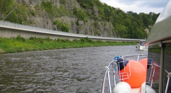 Mit dem Motorboot auf der Oberweser