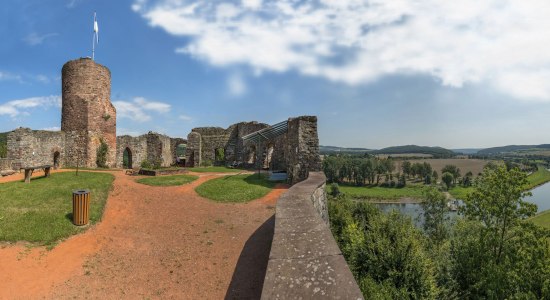 Burgruine Polle, © Fotolia / Blickfang