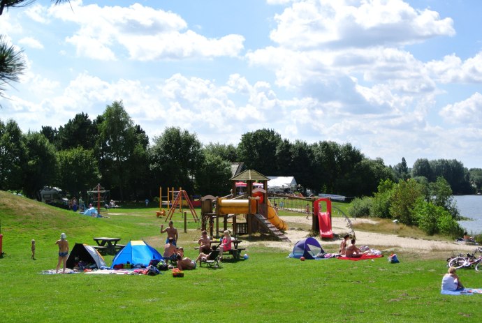 Spielplatz am Juemmesee, © Ostfriesland Tourismus GmbH