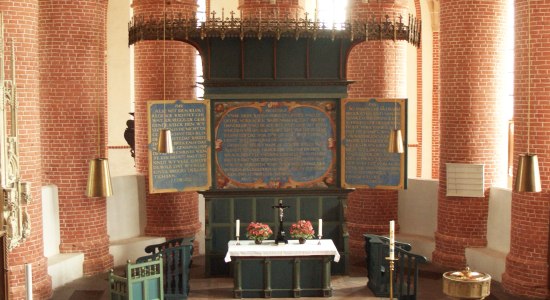 Innenansicht der Ludgerikirche in Norden, © Helmut Kirschstein / Helmut Kirschstein