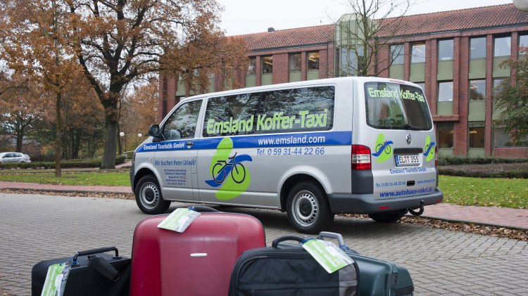 Das Emsland Koffertaxi bringt Ihr Gepäck zum nächsten Hotel, © Emsland Touristik