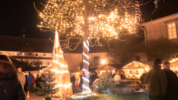 Sozialer Weihnachtsmarkt, © © www.fotolindenberg.de, Foto Lindenberg