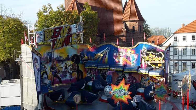 Rasante Fahrgeschäfte auf dem Dahlenburger Martinimarkt, © Samtgemeinde Dahlenburg