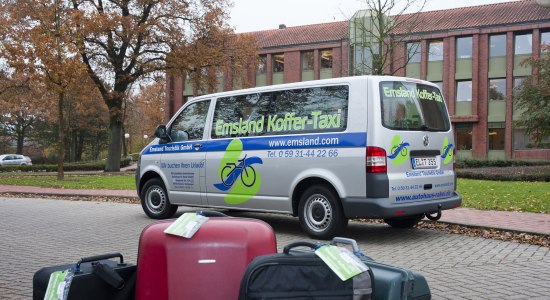 Das Emsland Koffertaxi bringt Ihr Gepäck zum nächsten Hotel, © Emsland Touristik