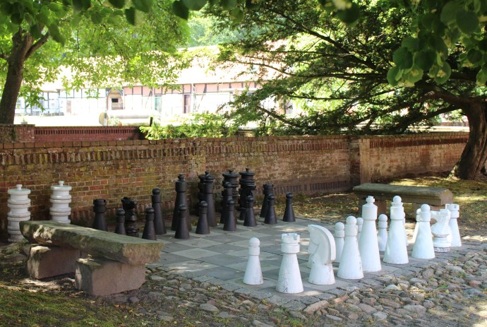 Outdoor Schachbrett, © Schloss Eggermühlen