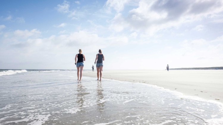 Thalasso-Walking am Strand von Langeoog, © Tourismus-Service Langeoog / Martin Foddanu