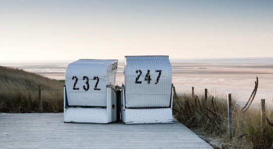 Strandkörbe am Strand, © Archiv Nordseebad Spiekeroog GmbH, Markus Kreihe