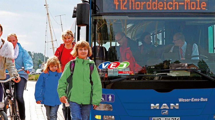 Urlauberbus in Ostfriesland, © Baumfalk / Hans-Dieter-Budde