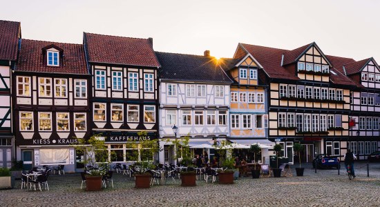 Erlebe die Fachwerkstadt Celle mit vielen Cafes und Restaurants im Sommer., © Marco Bredekamp