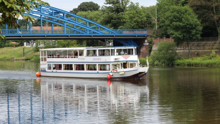 Die FGS Bremen auf dem Wasser, © Mittelweser Touristik GmbH