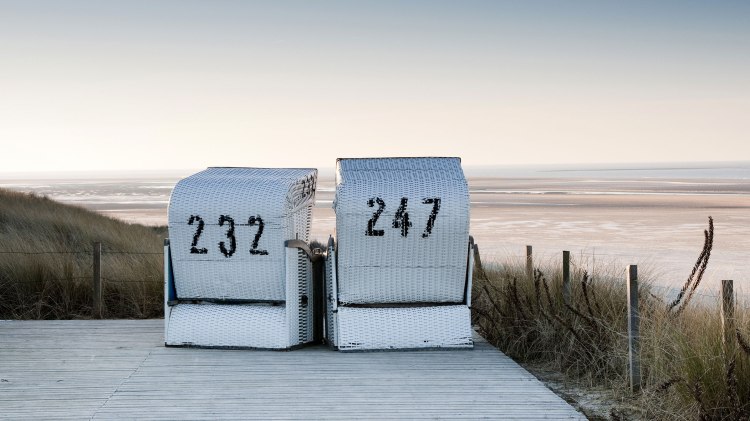 Strandkörbe am Strand von Spiekeroog, © Archiv Nordseebad Spiekeroog GmbH