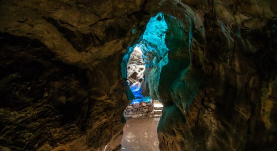 Tropfsteinhöhle: Blick Wasserfall Richtung Brückmannsaal, © HEZ/ Günther Jentsch