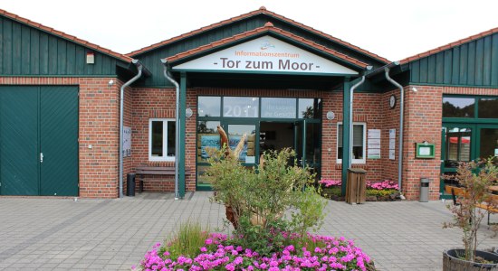 Eingang zum Informationszentrum Tor zum Moor der Uchter Moorbahn, © Mittelweser-Touristik GmbH